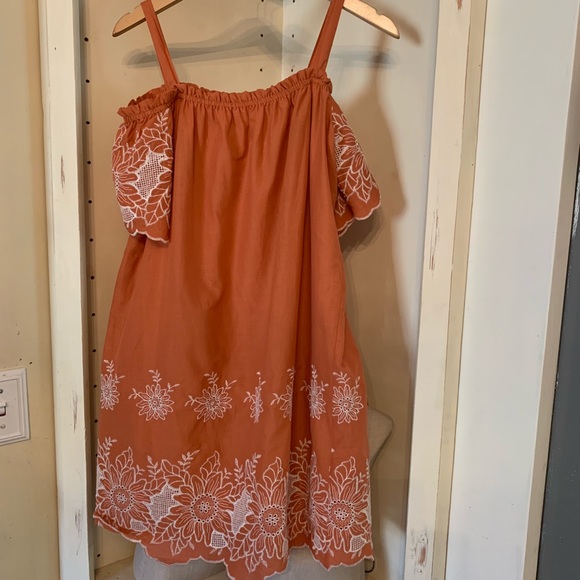 Color Thread Dress - Picture 2 of 8